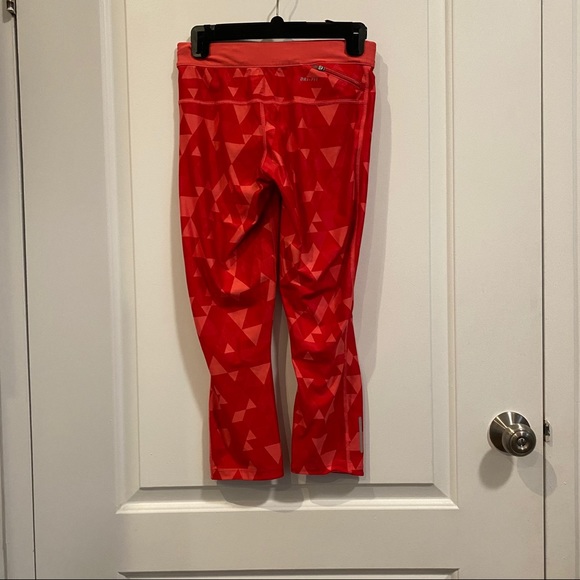 Nike Dri-Fit Triangle Print Capri Leggings - Picture 3 of 3